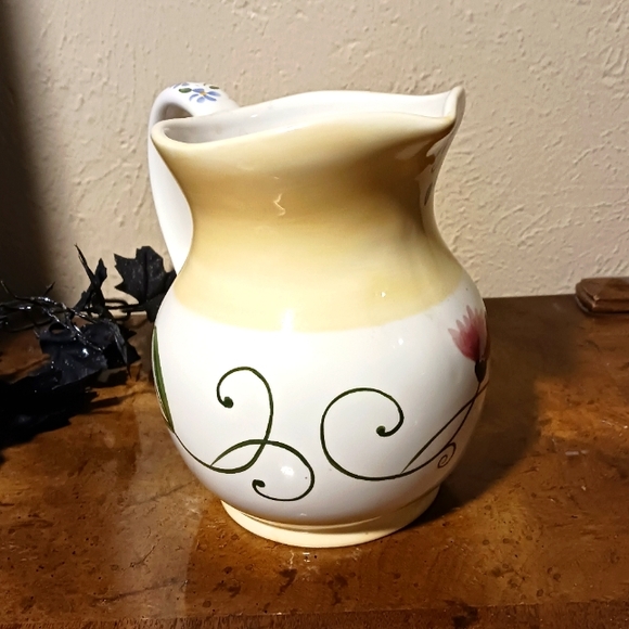 A Gift From FTD Pitcher - Picture 5 of 6